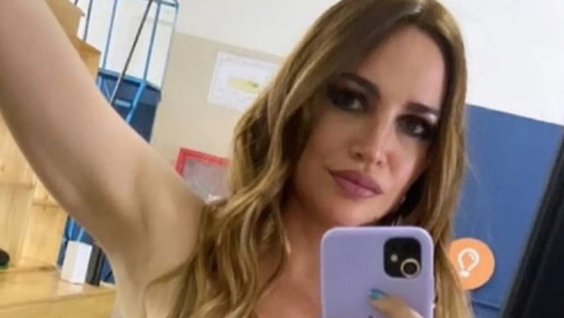 Filtraron las fotos eróticas que Belén Francese vende a 15 dólares para pagar el jardín de su hijo