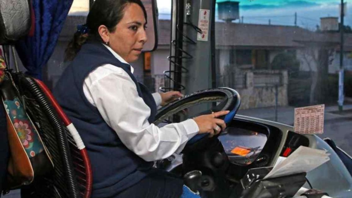 Los choferes de colectivo cobrarán un básico de casi $500 mil en diciembre
