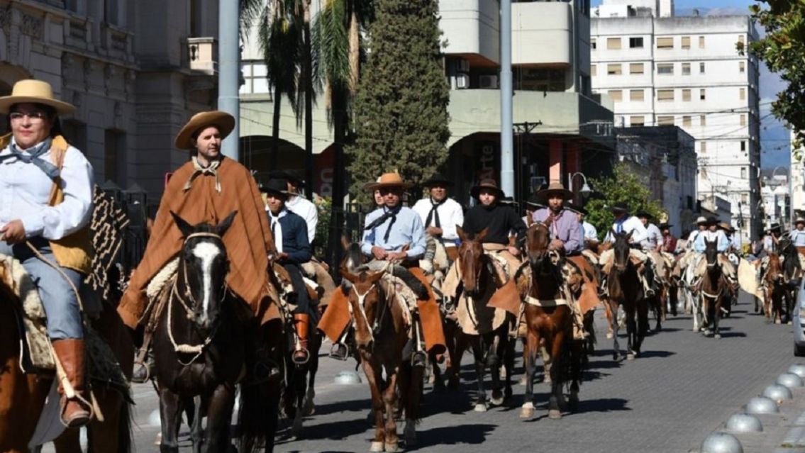 Estos ser�n los cortes y recorridos de colectivo por el D�a de la Tradici�n