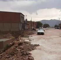 El temporal en La Quebrada tiró postes de luz: Cientos de jujeños quedaron a oscuras