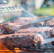 Asado: pocos saben estos cuatro secretos para evitar que la carne se seque en la parrilla