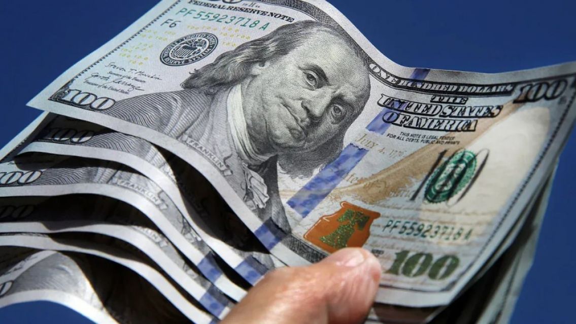 Suspenden la venta de dólares para compra de inmuebles con crédito hipotecario