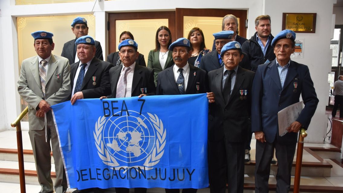 Diputados homenajearon a veteranos jujeños de los "Cascos Azules"