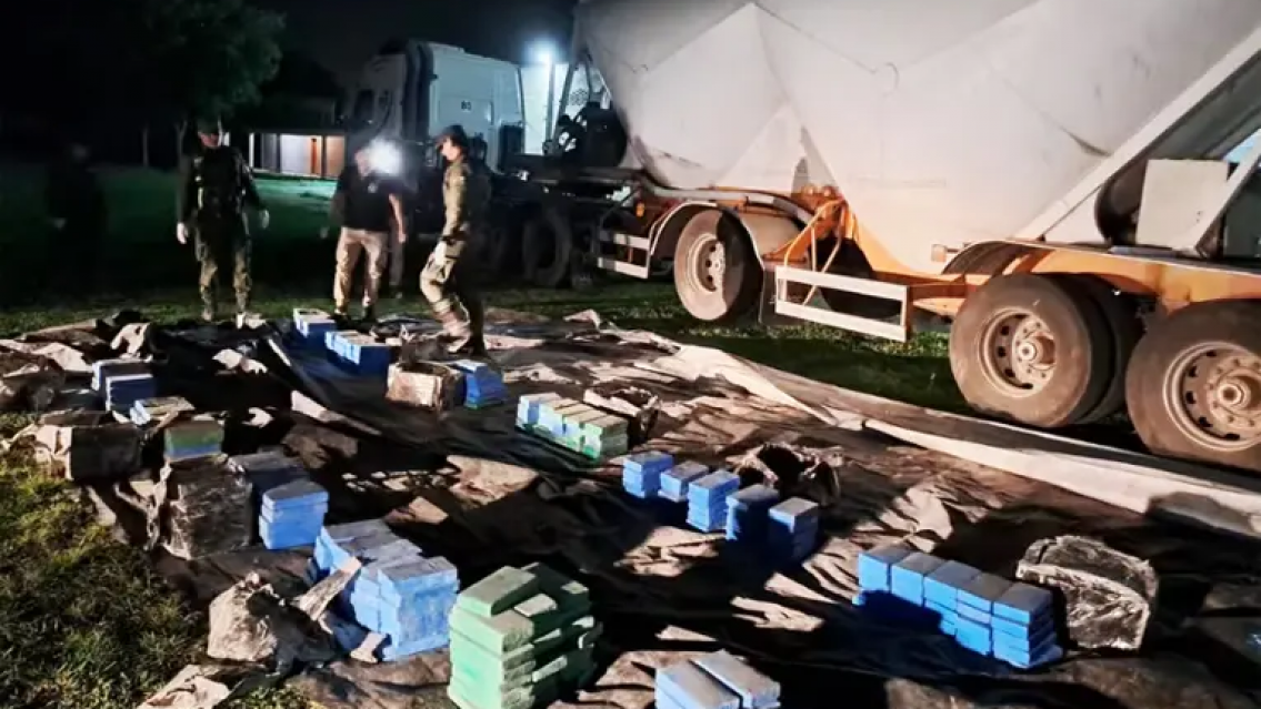 Operativo "Cemento blanco" en una ruta norteña, más de 400 kilos de droga
