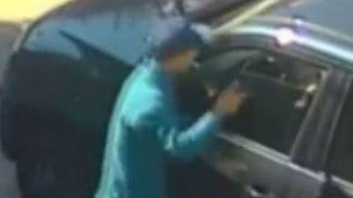 Gritos y desesperaci�n en Alto Comedero: Le apuntaron en la cabeza y le robaron el auto