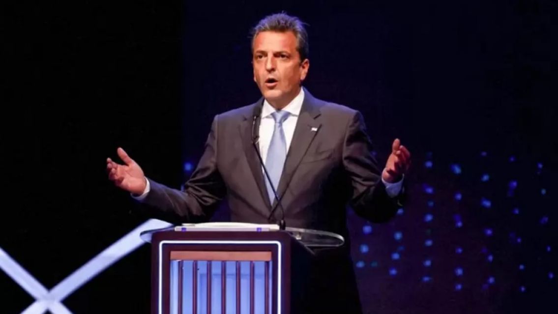 Los encuestadores aseguran que Massa subió en las encuestas por el debate