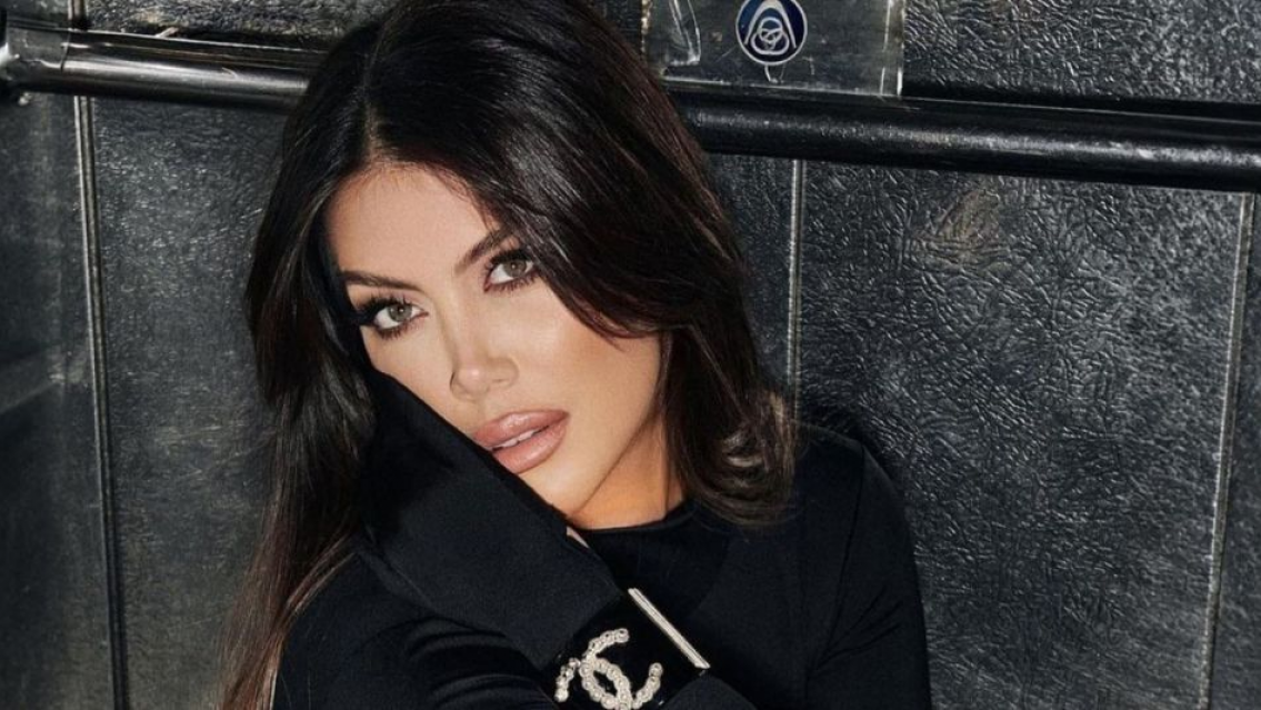 Wanda Nara mostr� su tarjeta de cr�dito, se conoci� su segundo nombre y sus fans estallaron