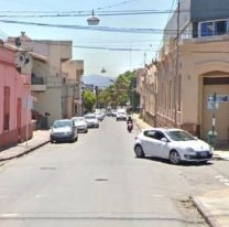 "Par&aacute; que hay chicos!": Juje&ntilde;o le pas&oacute; por arriba a una polic&iacute;a con su moto