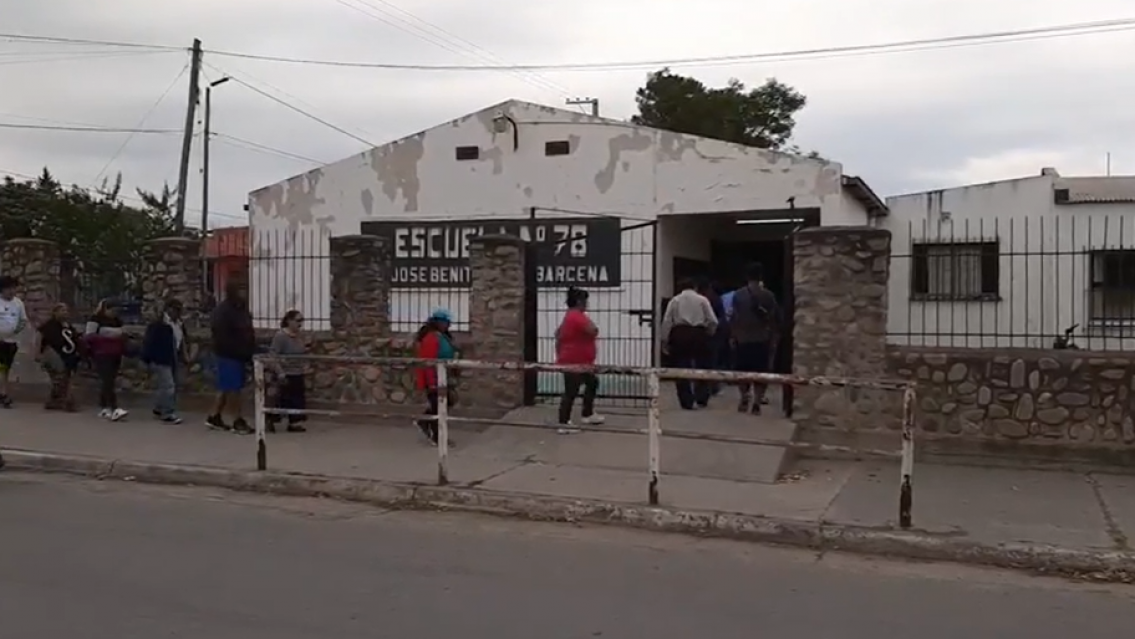 La elecci�n m�s importante de los pr�ximos a�os: abrieron las escuelas para el balotaje