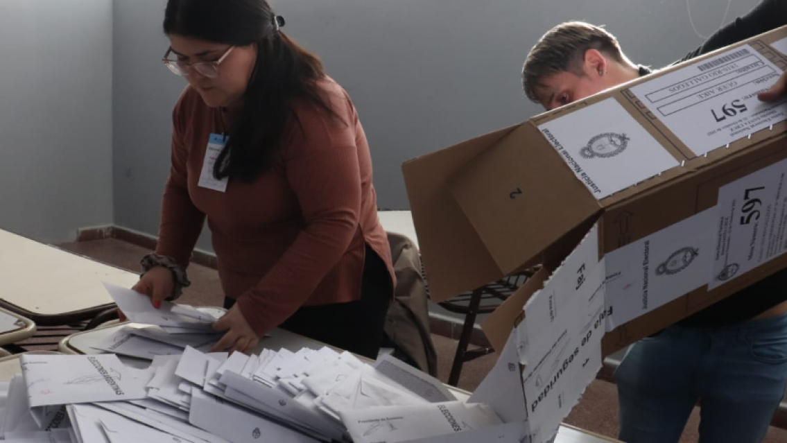 Peleada elecci�n en las escuelas: Qu� pasa con el voto en blanco