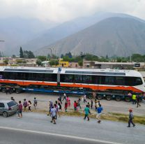 El tren solar llegó a Volcán: fue recibido por cientos de jujeños