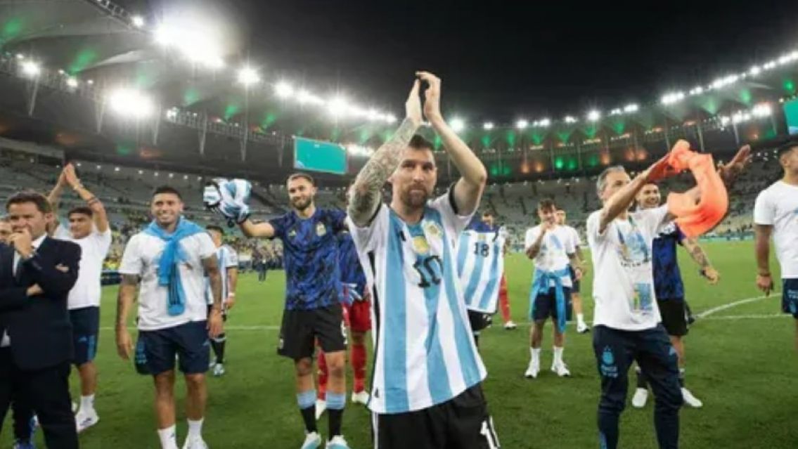 De Paul a Messi después del partido: "Jugaste desgarrado y defendiste a la gente por nosotros"