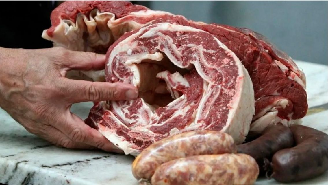 El kilo de asado podría llegar a $5000 en diciembre y para las Fiestas