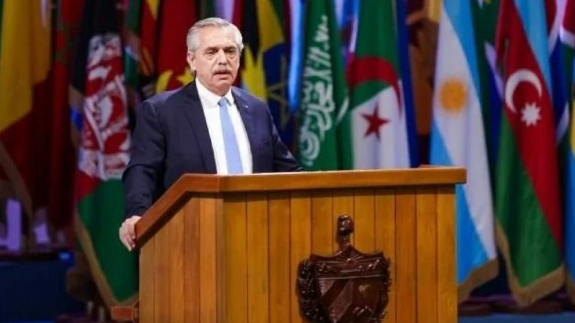 Alberto Fern�ndez confirm� que dejar� el pa�s luego del 10 de diciembre