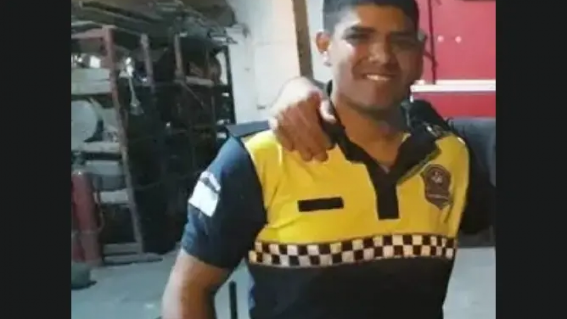 Bombero norteño tiene el 40% del cuerpo quemado, se incendió un centro comercial