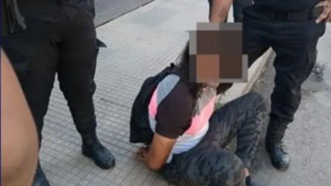 No tiene perd�n: juje�o se meti� a robar armado a la capilla de un hospital
