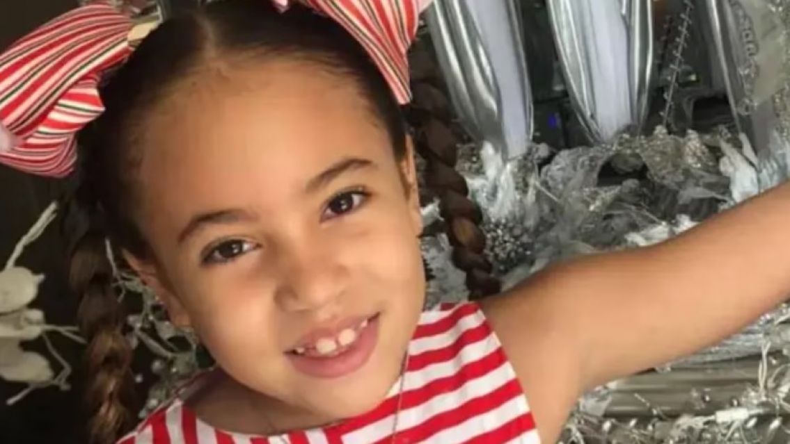  Nena de 10 a�os fue a la pileta y muri� a los d�as: Se le metio una bacteria