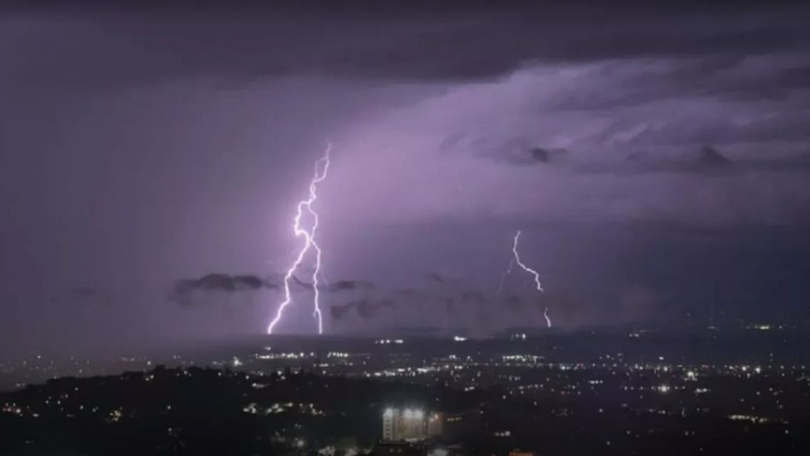 Alerta naranja por tormentas en Jujuy: a qu� hora se larga