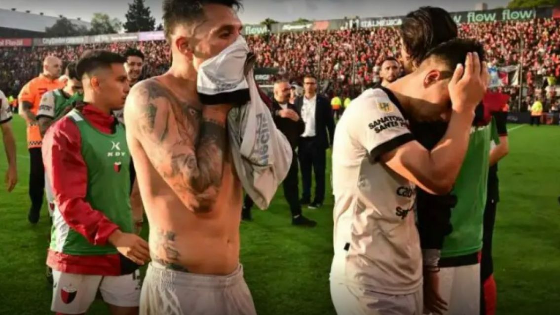 [URGENTE] Col�n descendi� a la B y un hincha tom� la peor decisi�n