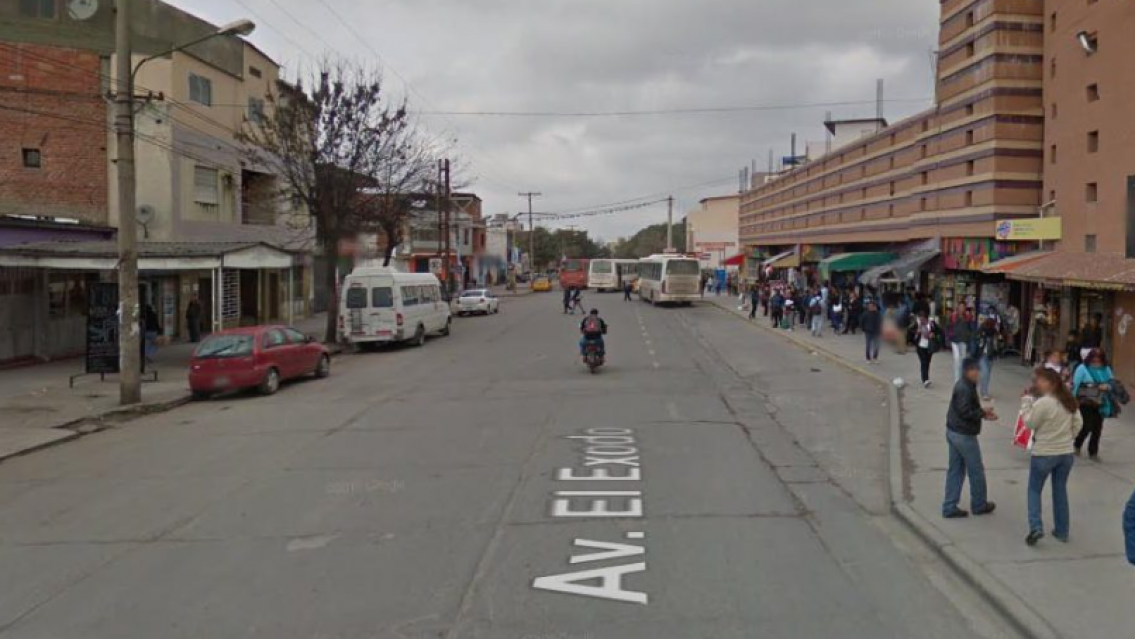 Avenida El Éxodo tierra de nadie: Trapitos desfiguraron a un chico que ya había pagado