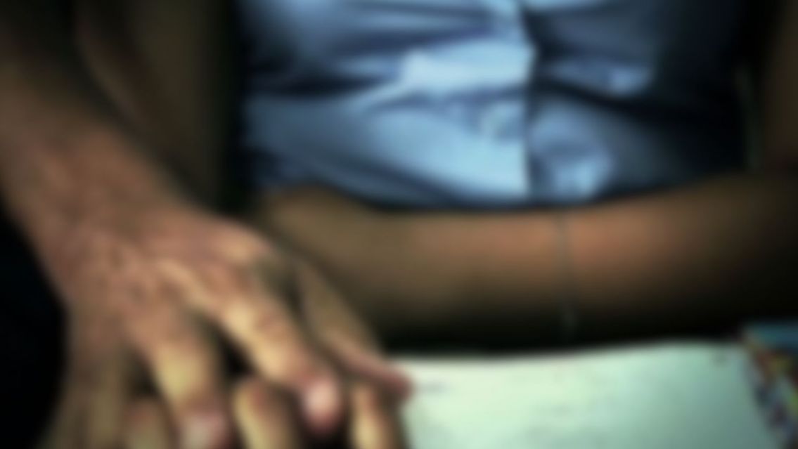 Estremecedor caso: hacían "chasquidos" para protegerse del profe abusador