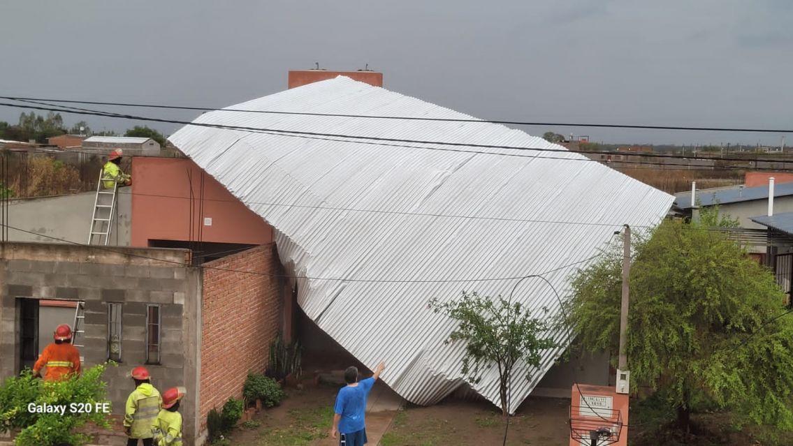 Se vol� un tinglado y destroz� una casa en Palpal�