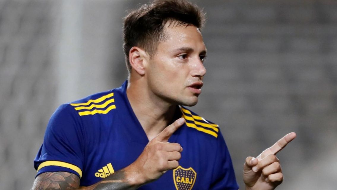 Zárate mostró una foto de su hija adolescente en vestido y le dijeron de todo: "Re turbio"