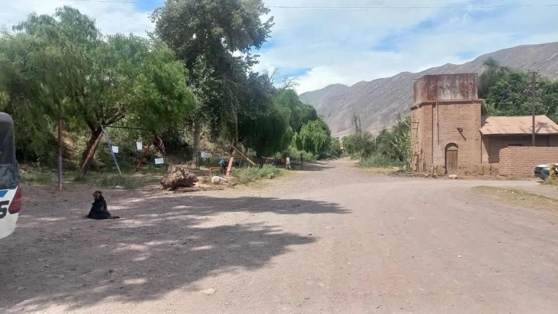 Aseguran que solo queda una familia impidiendo el avance del Tren Tur�stico