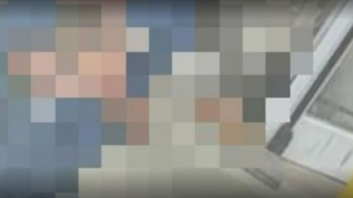 Como si fuera un mango: as� sorprendieron a un enfermero con su compa�erita