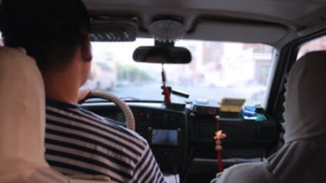 Terror en un taxi compartido de Jujuy: "Maneja con barbijo negro"