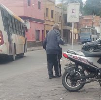 Piden ayuda para el abuelito que vende cds en la vieja terminal