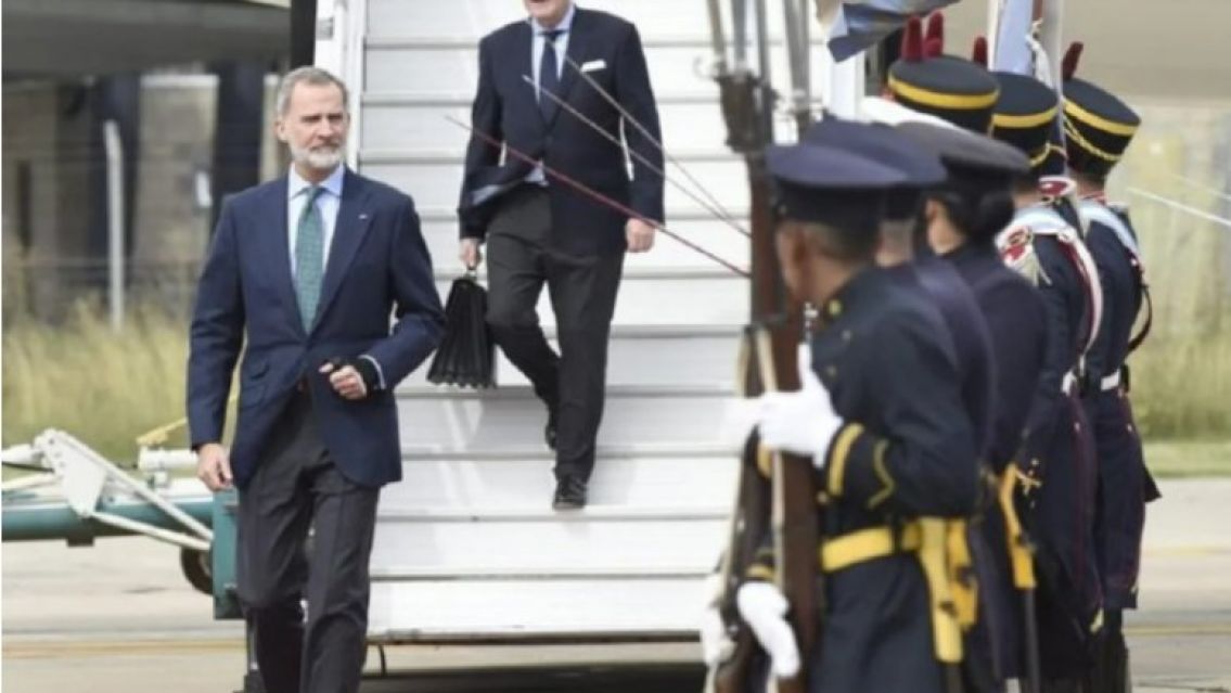 El Rey Felipe VI llegó a Buenos Aires para participar de los actos de asunción de Milei