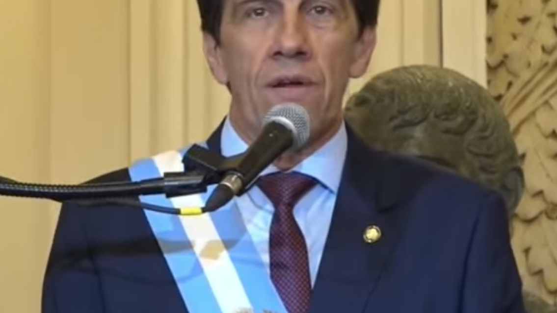 Carlos Sadir posesionó a nuevos ministros y funcionarios provinciales