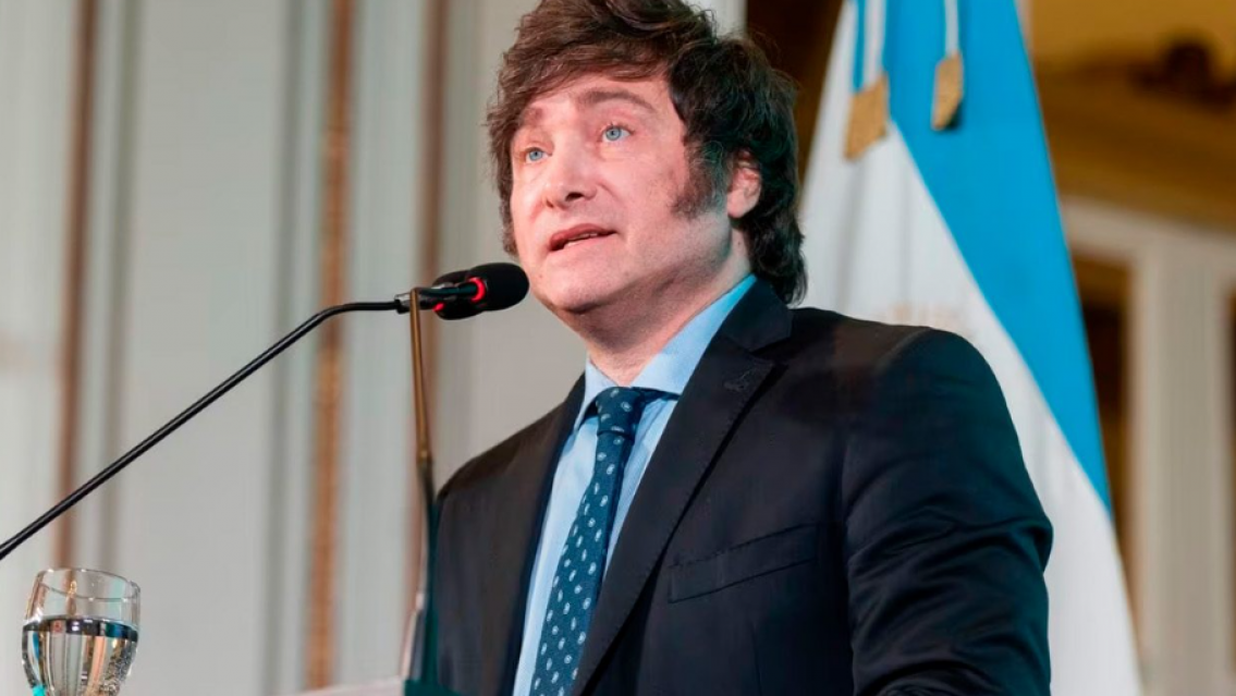 Las primeras medidas que tomó Milei a horas de asumir: firmó estos decretos