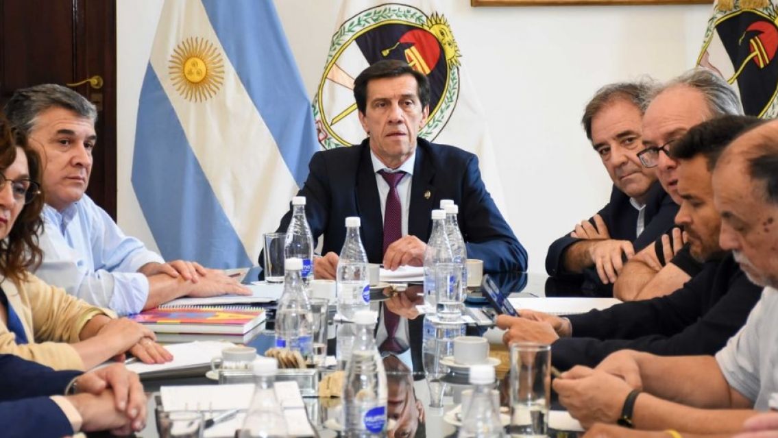 El gobernador Sadir encabezó su primera reunión de gabinete