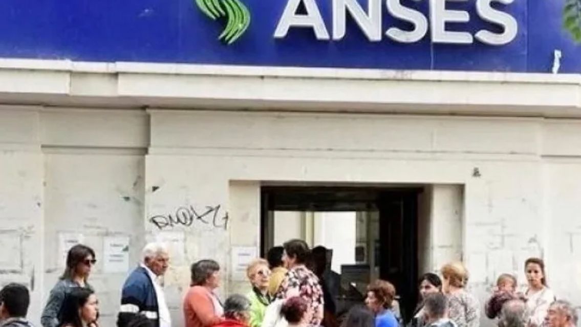 ¿Qué pasará con los planes sociales tras las nuevas medidas?: lo que tenés que saber