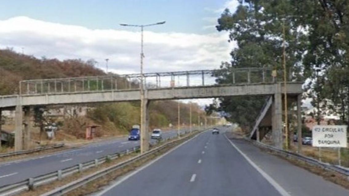 Juje�o muere en una terrible tragedia a metros de la pasarela