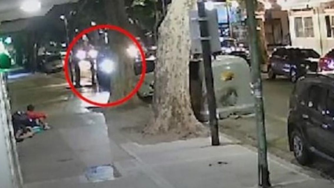 Una joven está grave tras ser arrastrada por su pareja con una camioneta