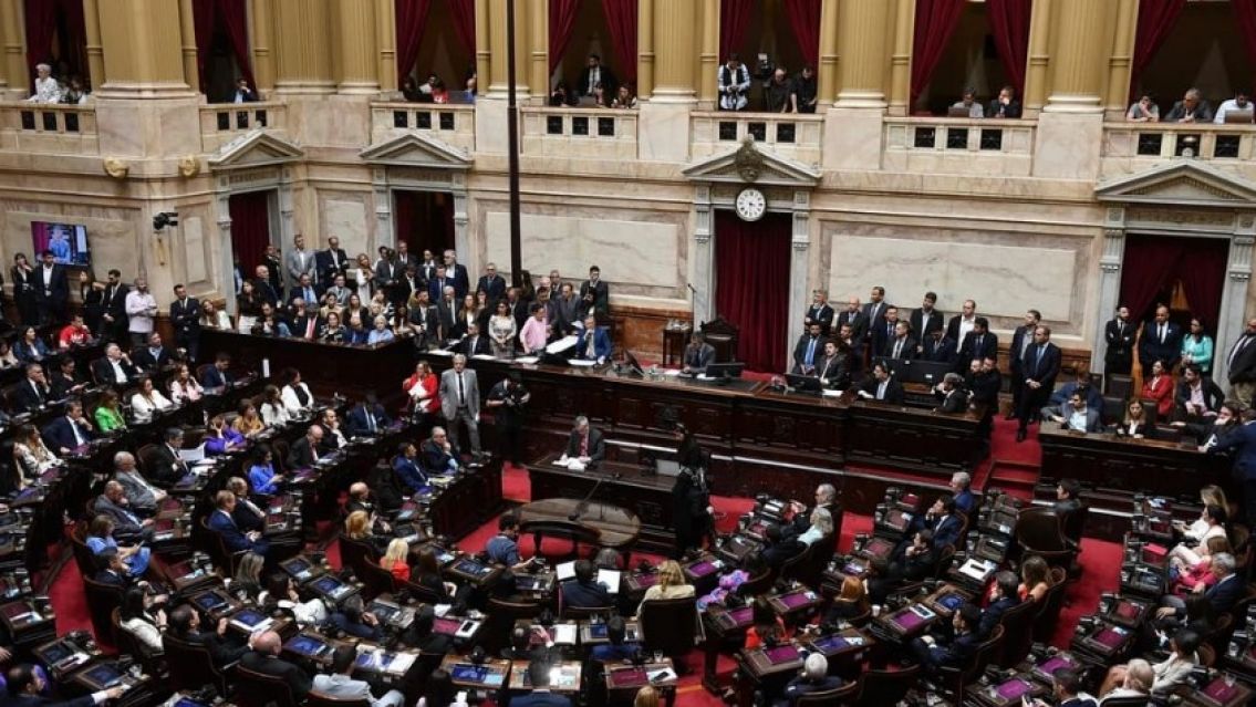 Proponen congelar los sueldos de los diputados nacionales durante un año