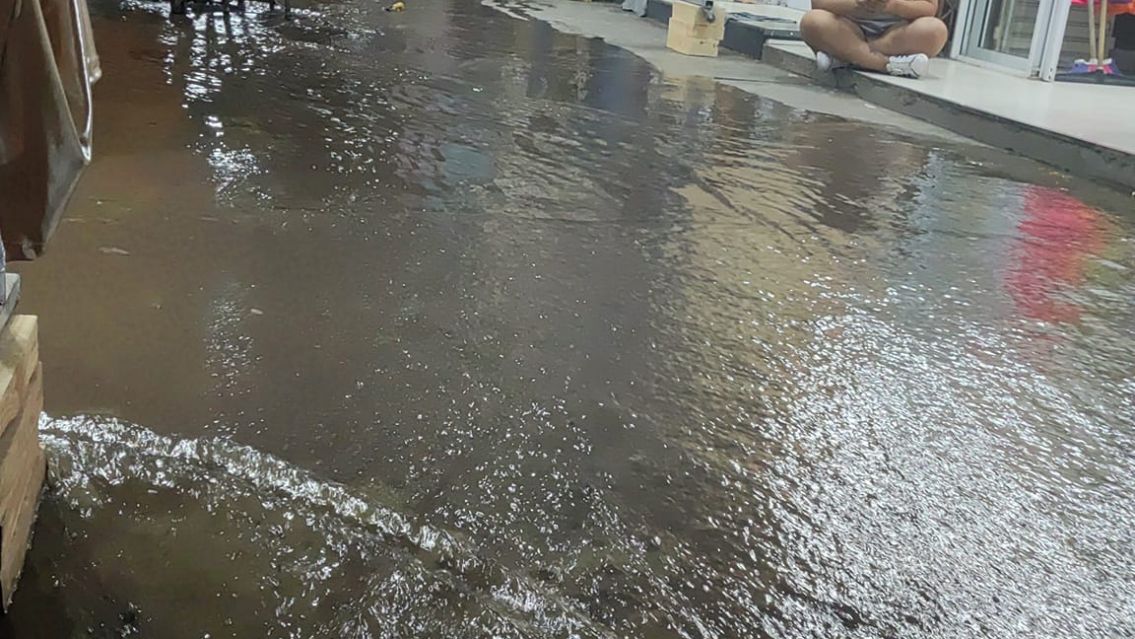 Temporal en Jujuy: Se inund� la Feria de Perico