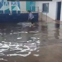 La falta de mantenimiento dejaron a las escuelas de Palpalá en medio del agua