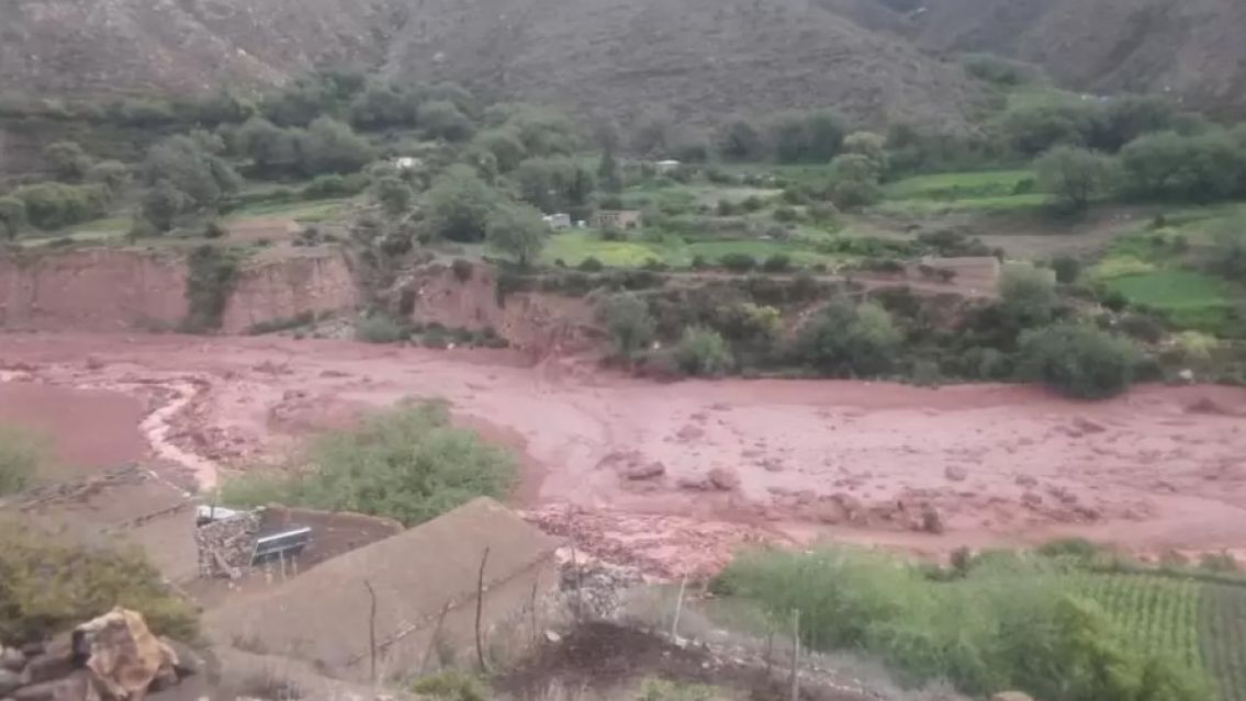 Jujeños atemorizados porque un puente está a punto de derrumbarse