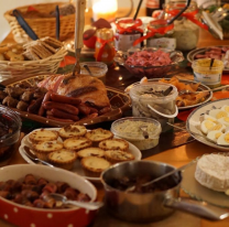 C&oacute;mo ornamentar la mesa navide&ntilde;a para la prosperidad econ&oacute;mica, paz y abundancia