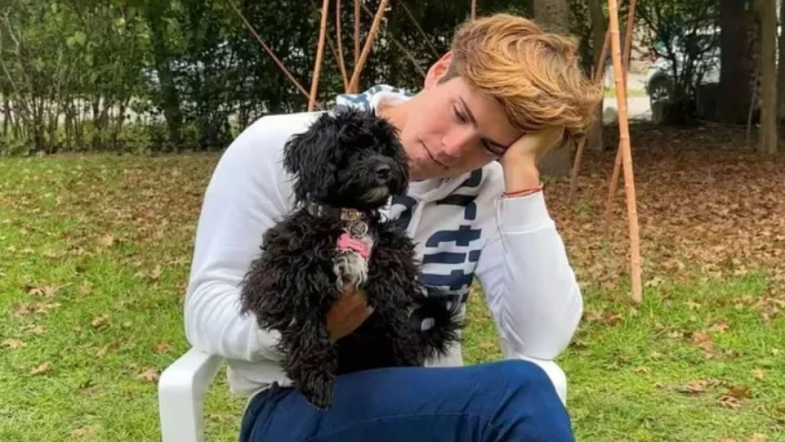 "Vive mejor que yo", el caserón de la perrita de Marcos Ginocchio