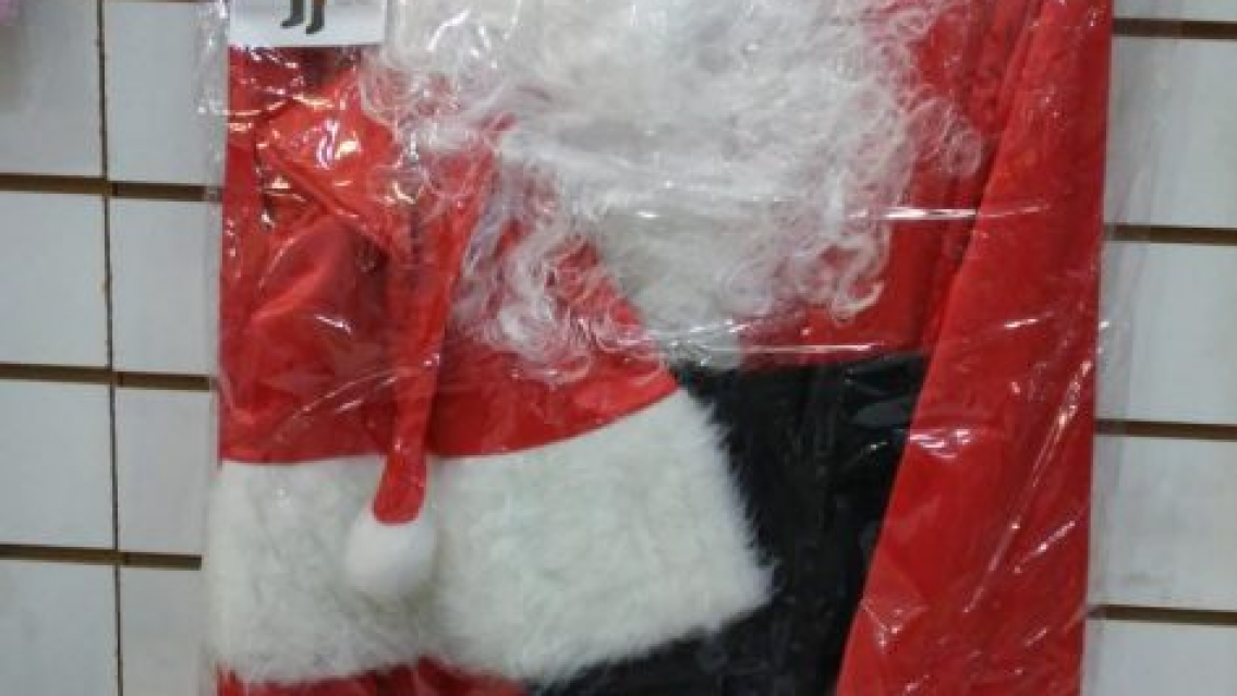 Tragedia: se vistió de Papá Noel para sorprender a sus hijos y cayó de un piso 25. Se murió