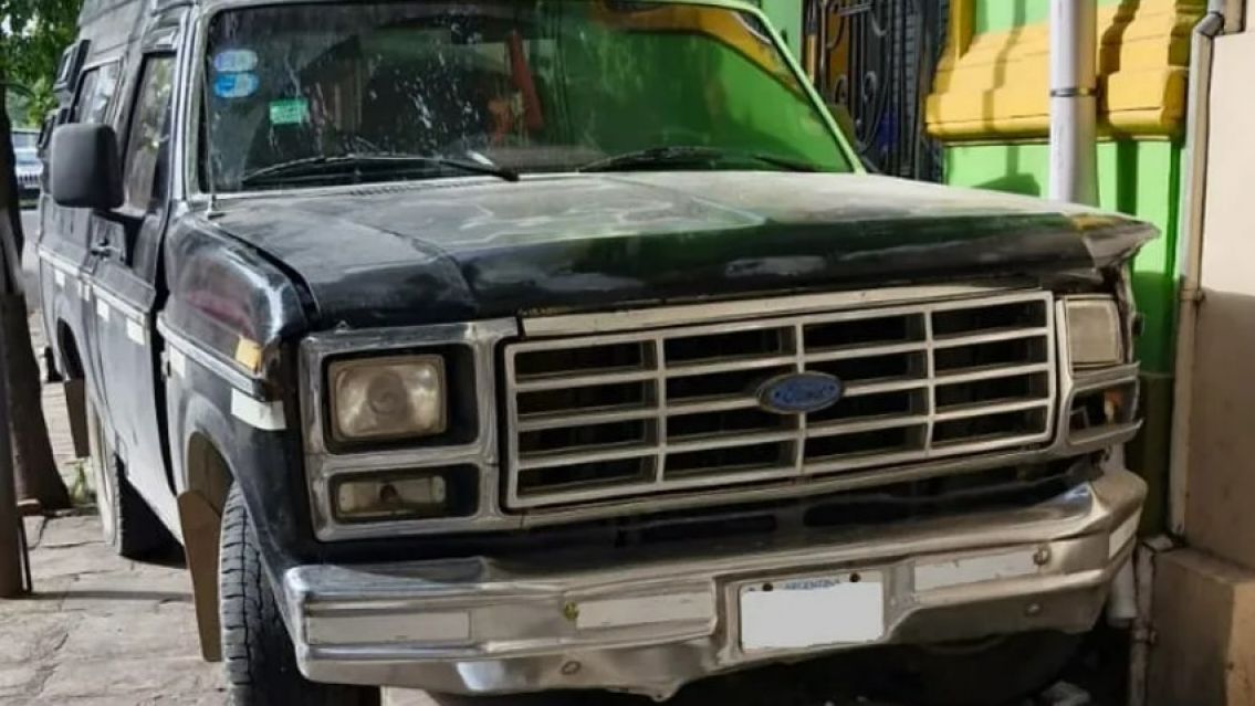 Juje�o se tom� todo y se incrust� en el frente de una casa en pleno centro de Jujuy