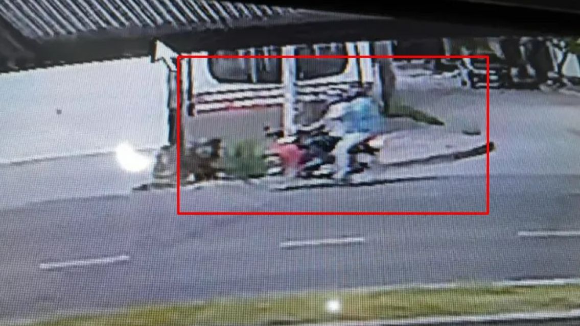 El robo después del robo: tras sacarle $ 9 millones en un asalto usaron su celular para trasferir $ 125 mil a sus cuentas