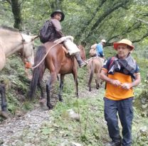 Increíble operativo para rescatar a un jujeño y su hijito de 11 años en plena yunga jujeña