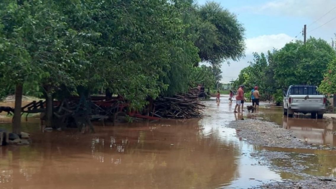 Gran parte de Jujuy sigue bajo el agua: Hay familias evacuadas