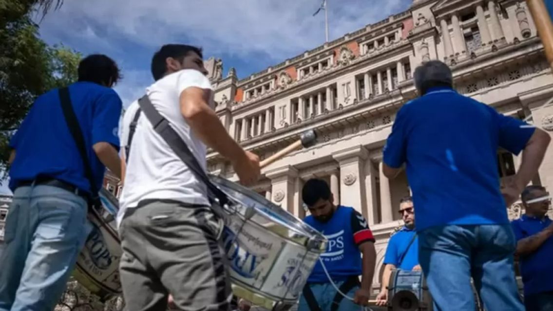 La Justicia rechaz� la cautelar de la CGT contra el DNU de Milei porque todav�a no entr� en vigencia